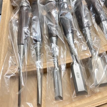   のみ 鑿「菊弘丸」金象眼龍彫入 黒檀柄 越後國三条住人 永桶昭三/扇田重勝作 15本組 桐箱入り