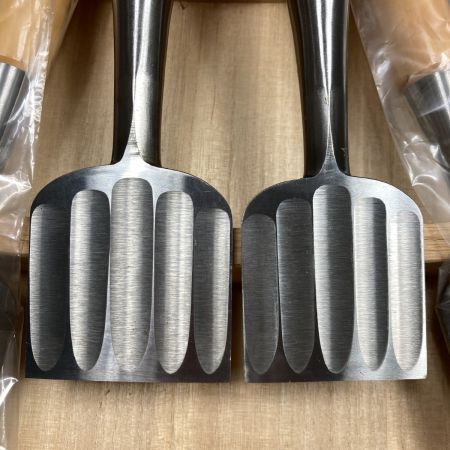   のみ 鑿「菊弘丸」金象眼龍彫入 越後國三条住人 永桶昭三/扇田重勝作 15本組 桐箱入り