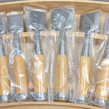   のみ 鑿「菊弘丸」金象眼龍彫入 越後國三条住人 永桶昭三/扇田重勝作 15本組 桐箱入り