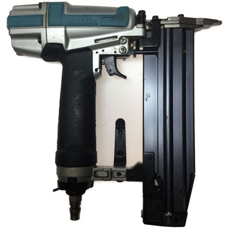  MAKITA マキタ エア釘打ち 常圧 50mm ケース付 AF502 グリーン