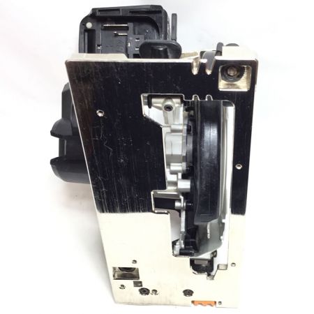  MAKITA マキタ 充電式丸のこ 程度C 本体のみ コードレス式 165mm 18v 2022年製 キズ・ヨゴレ有 HS631D ブラック