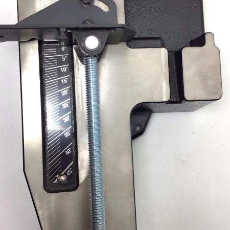  MAKITA マキタ ポータブルバンドソー用スタンド 未使用品(S) 194025-5 ブラック