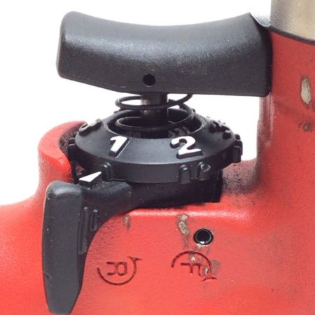  TONE トネ エアインパクトレンチ 常圧 本体のみ 程度B AI4200 レッド