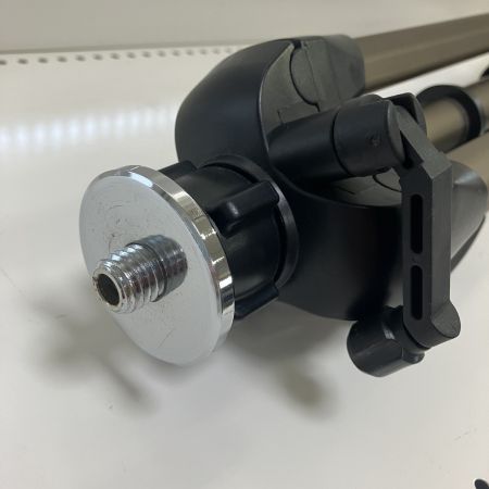 ЗЗ HITACHI 日立 赤色レーザー レーザー墨出し器 三脚 受光器 単四電池 ケース付 UG25MBCY