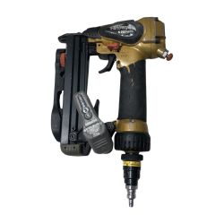 €€ HITACHI 日立 25mm 高圧タッカ(本体のみ) N2504HM ゴールド Cランク