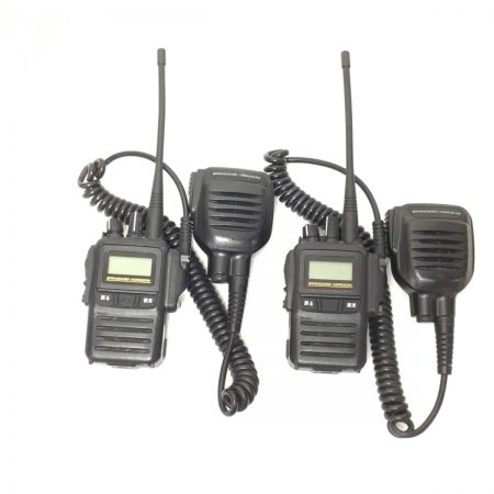  八重洲無線機 デジタル無線機2セット 程度C コードレス式 付属品完備 SR820U/SBR-33LI/SSM-10C