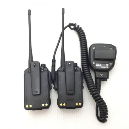  八重洲無線機 ジャンク品 トランシーバーSTANDARD HORIZON コードレス式 7.4V SR820U/SBR-33LI/