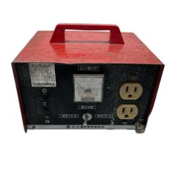 MAKITA マキタ 変圧器  ジャンク品(D) 本体のみ  A-05979 レッド Dランク