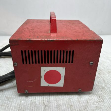 MAKITA マキタ 変圧器  ジャンク品(D) 本体のみ  A-05979 レッド