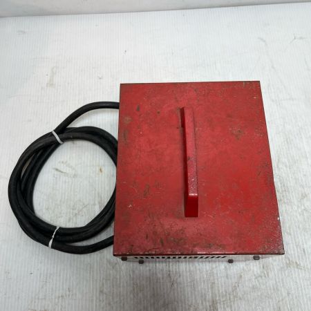 MAKITA マキタ 変圧器  ジャンク品(D) 本体のみ  A-05979 レッド