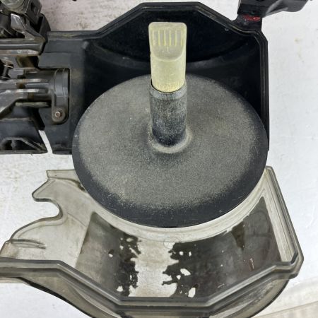 ЗЗ MAKITA マキタ 65mm 高圧 エア釘打ち機 AN630H レッド