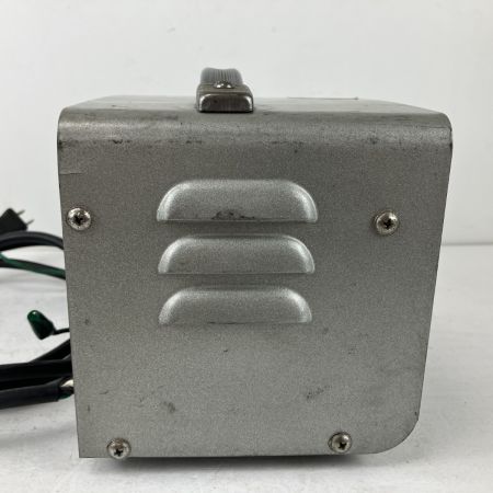 ЗЗ IKURA SEIKI CO.,LTD. 育良精機 100v→125v 2kVA 昇圧専用トランサー 変圧器 PT-20U グレー