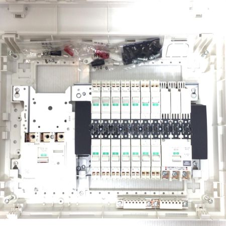  Panasonic パナソニック 分電盤 未使用品(S) コスモパネルコンパクト21 BQE85143E