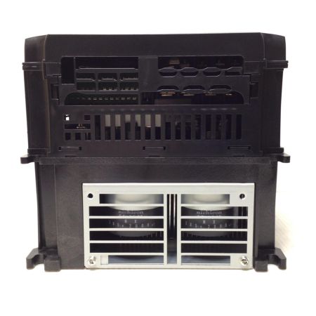  FUJI ELECTRIC インバーター 未使用品(S)  FRN11G2S-2J