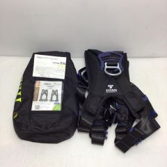  TITAN フルハーネス型安全帯 未使用品(S) 収納バッグ付 Mサイズ PAHN-10A-BL-M Sランク