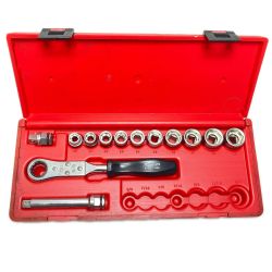 ΘΘ Snap-on スナップオン ロークリアランスラチェットボッスクセット ソケット・アダプタ・ケース付 AFRBM113PB Cランク