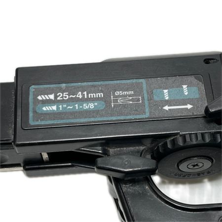  MAKITA マキタ スクリュードライバー  替ビット・ケース付 6841