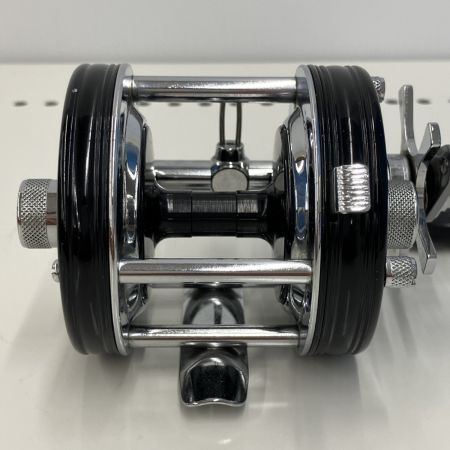 σσ Abu Garcia アブガルシア  Abu Garcia 程度B アンバサダー5000C　　箱、替スプール、ハンドル有