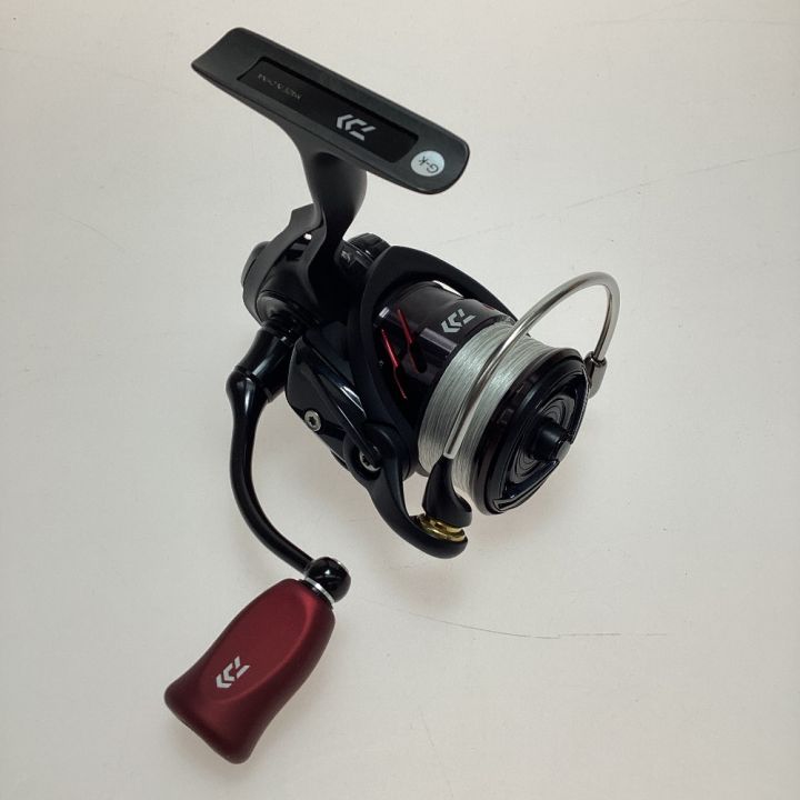 DAIWA ダイワ 釣り用品 リール スピニングリール SLP WORKSハンドルノブ/純正付 程度B 18タトゥーラ LT2500S  060073｜中古｜なんでもリサイクルビッグバン