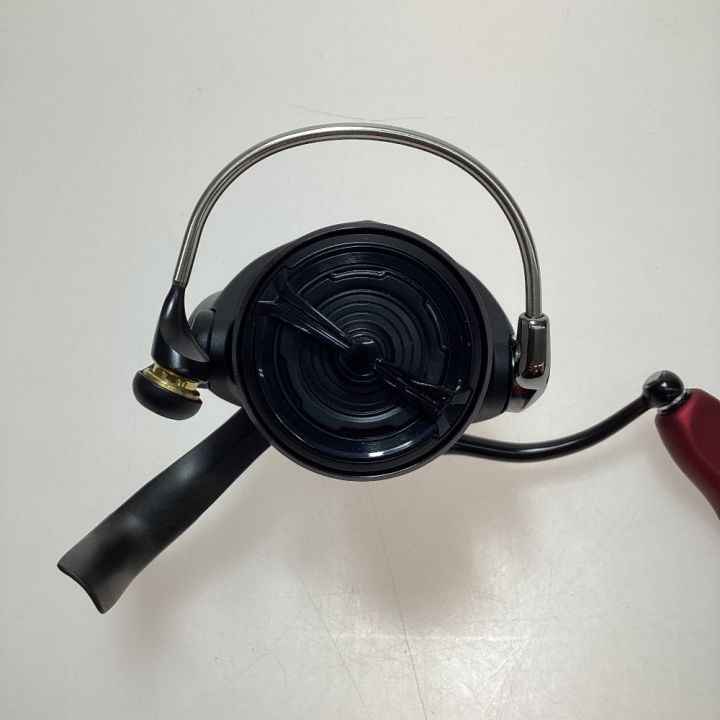 DAIWA ダイワ 釣り用品 リール スピニングリール SLP WORKSハンドルノブ/純正付 程度B 18タトゥーラ LT2500S  060073｜中古｜なんでもリサイクルビッグバン