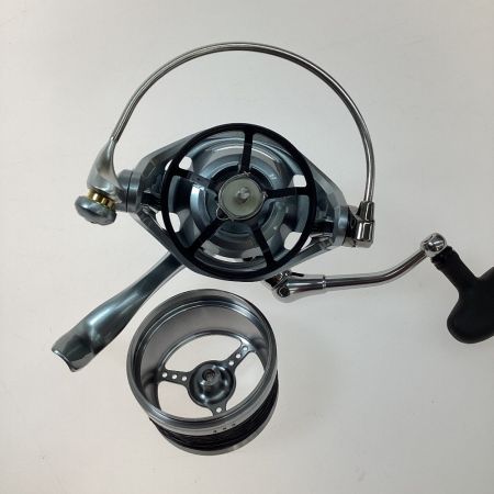  DAIWA ダイワ 釣り用品 リール スピニングリール 程度B 18グランドサーフ 25 06PE 059399