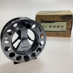 §§ sage セージ 2580 シリーズ フライリール 右巻き Bランク