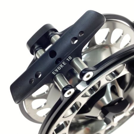  sage セージ イボーク EVOKE 10 RHR 右巻き ラージアーバーフライリール トラウト STEALTH x PLATINUM