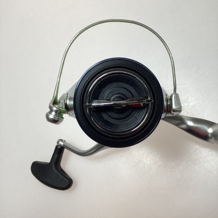  SHIMANO シマノ 釣り用品 リール スピニングリール 程度B 19ストラディック 4000 スプールエッジにキズ有 04022