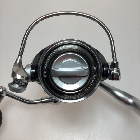  DAIWA ダイワ 釣り用品 リール スピニングリール キズ有 程度B 12キャタリナ 4000 059413