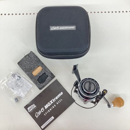 σσ Abu Garcia アブガルシア リール スピニングリール 程度B ソフトケース・取説・替ノブ付 レボ エムジーエクストリーム 3000SH 1477390
