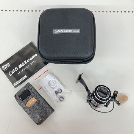 σσ Abu Garcia アブガルシア  リール スピニングリール 程度B ソフトケース・取説・替ハンドル付 レボ エムジーエクストリーム 2000SH