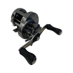 σσ SHIMANO シマノ SHIMANO   17カルカッタコンクエストBFS HG-Ｌ　箱・説明書・カバー・メンテナンスオイル付き 03676 Bランク