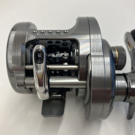 σσ SHIMANO シマノ SHIMANO   17カルカッタコンクエストBFS HG-Ｌ　箱・説明書・カバー・メンテナンスオイル付き 03676