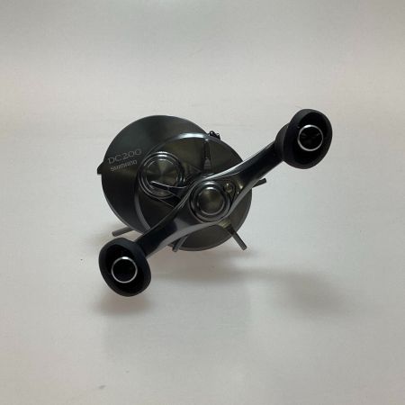  SHIMANO シマノ ベイトリール 19カルカッタコンクエストDC200右巻 程度A