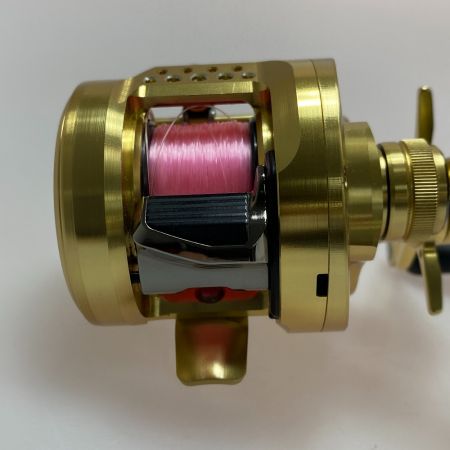  SHIMANO シマノ 21カルカッタコンクエスト 100HG 右巻き 04236 ベイトリール 程度AB