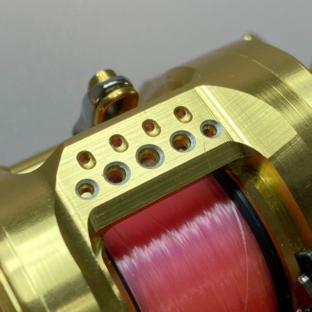  SHIMANO シマノ 21カルカッタコンクエスト 100HG 右巻き 04236 ベイトリール 程度AB