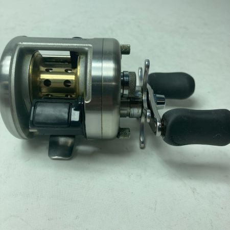 SHIMANO シマノ ベイトリール 05カルカッタ 100 01957 箱・リールポーチ付