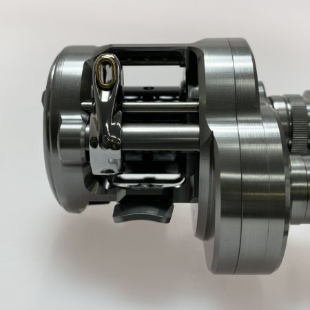  SHIMANO シマノ 23カルカッタコンクエストBFS XGL 045713 ベイトリール 程度AB 箱、袋、純正スプール アベイルスプール