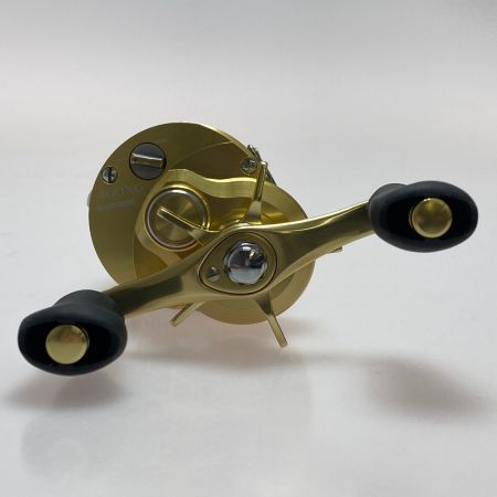  SHIMANO シマノ 23カルカッタコンクエストMD 400XG 右ハンドル 045959 ベイトリール 程度B