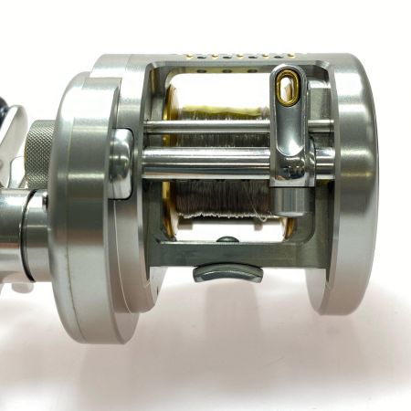 SHIMANO シマノ 05カルカッタコンクエスト250DC 01876 ベイトリール 程度B