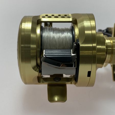  SHIMANO シマノ 22カルカッタコンクエスト 200XG 044402 ベイトリール 程度B 箱付