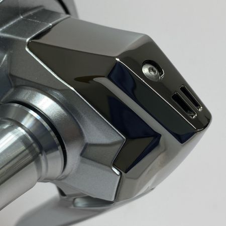  SHIMANO シマノ 23ストラディック C3000HG 045850 スピニングリール 程度AB 箱付き