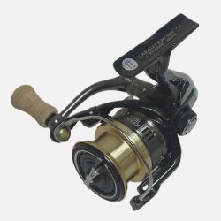 §§ SHIMANO シマノ SHIMANO シマノ 8カーディフCI4+ C3000MHG  程度B  03935 スピニングリール 03935 Bランク