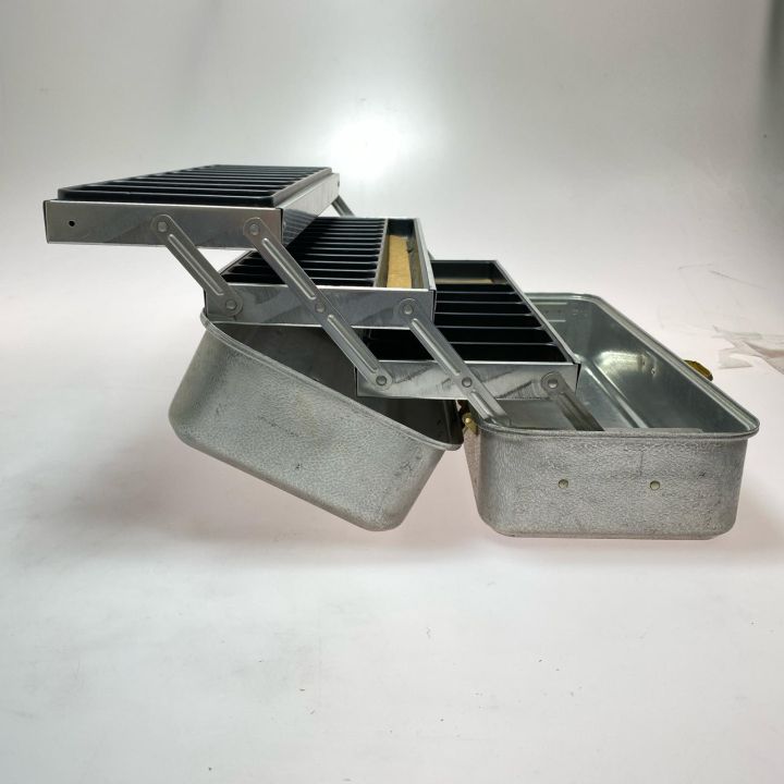 UMCO アムコ タックルボックス 175A - 中古釣り・フィッシング