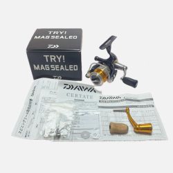 §§ DAIWA ダイワ スピニングリール 10セルテート2000 ゴリ感有 程度B 替ハンドル・リールスタンド・箱付  00056403 Bランク