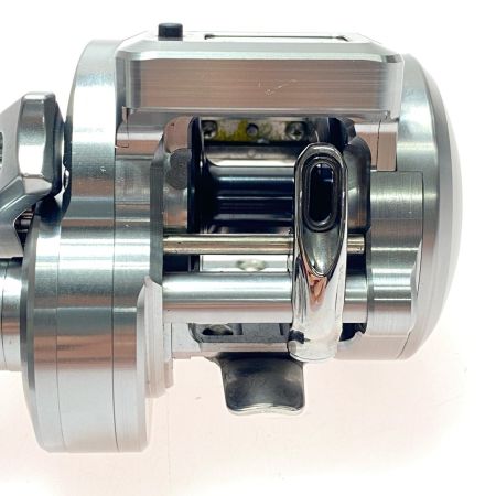  SHIMANO シマノ ベイトリール 24オシアコンクエストCT300MG 程度B 箱付 046697