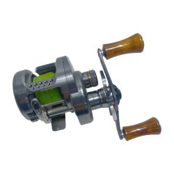 SHIMANO シマノ ベイトリール  17カルカッタ コンクエストBFS HG-L 小傷有・ハンドルノブカスタム 程度B 箱・純正ハンドル付属 03676 Bランク