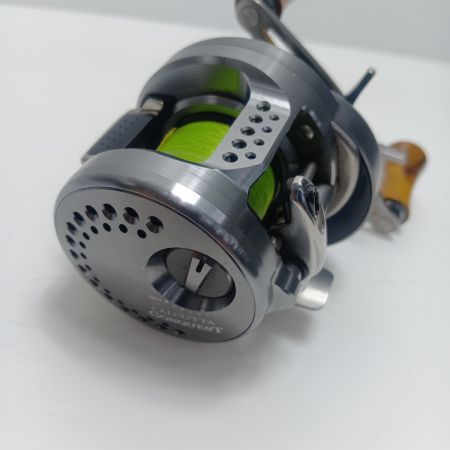 SHIMANO シマノ ベイトリール  17カルカッタ コンクエストBFS HG-L 小傷有・ハンドルノブカスタム 程度B 箱・純正ハンドル付属 03676