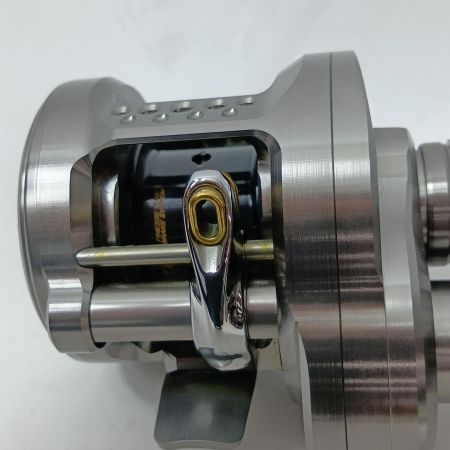 SHIMANO シマノ ベイトリール  045713 23カルカッタコンクエストBFS XGL