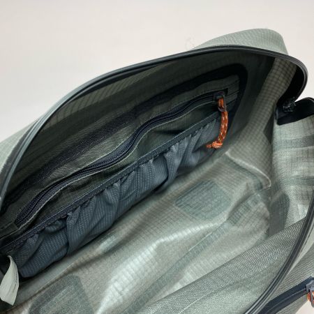  SIMMS フィッシングバッグ ドライクリークZ スリング オリーブ